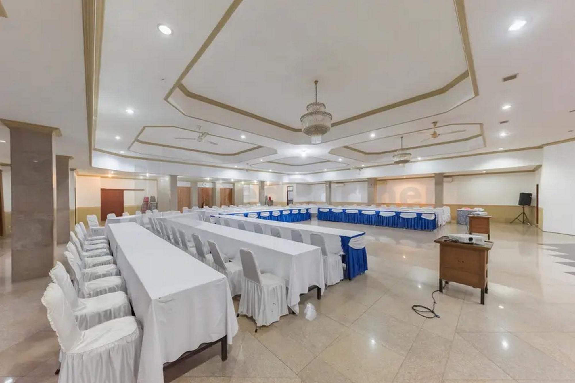 Hotel Ayong Linggarjati Kuningan Mitra Reddoorz Exterior foto